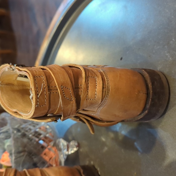 Frye moto boot. Size 7 - Picture 3 of 13
